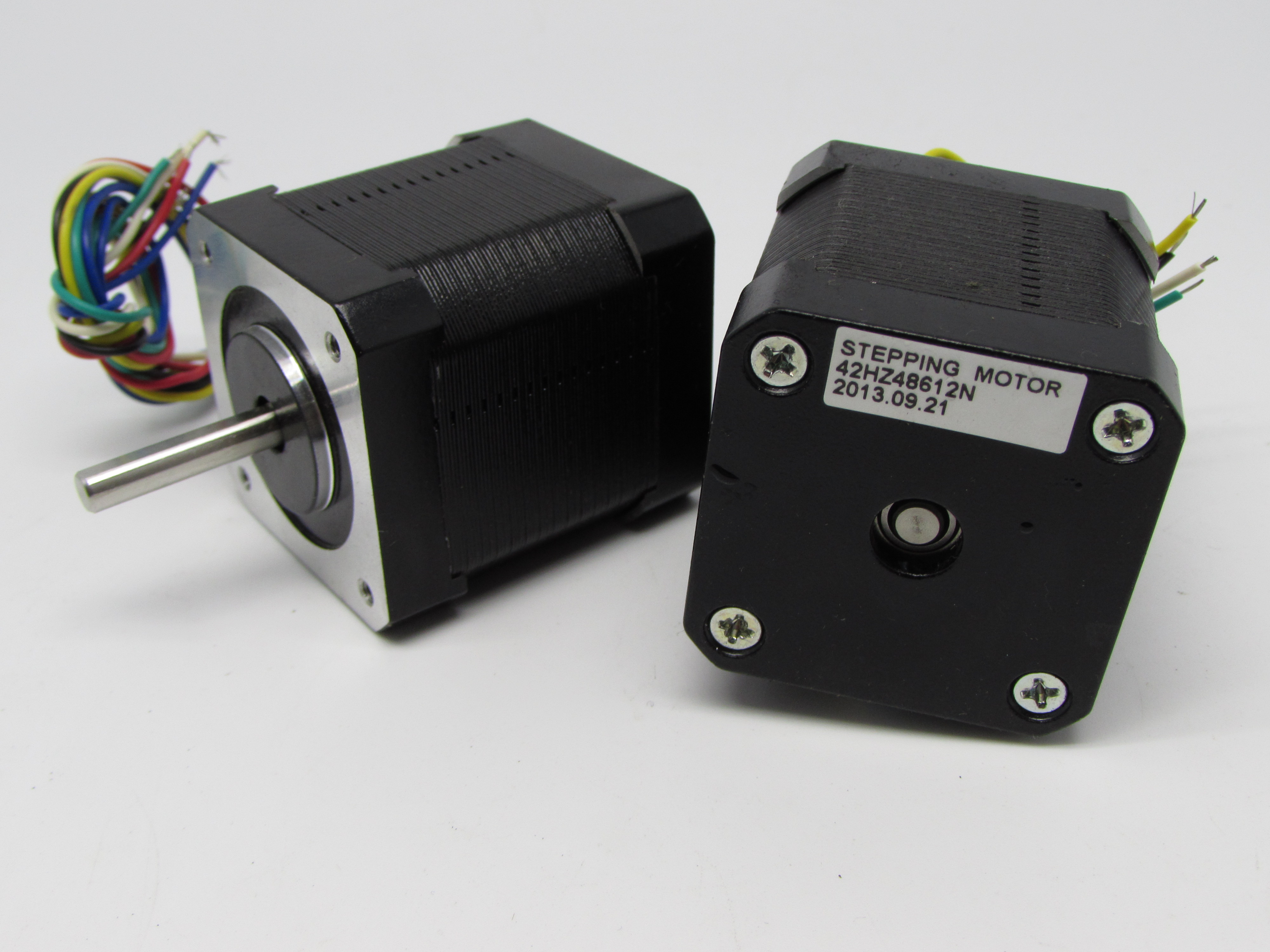 42MM (1.8°) STEPPER MOTOR (42HZ48612N)
(NEMA 17 FRAME SIZE 42X42MM)