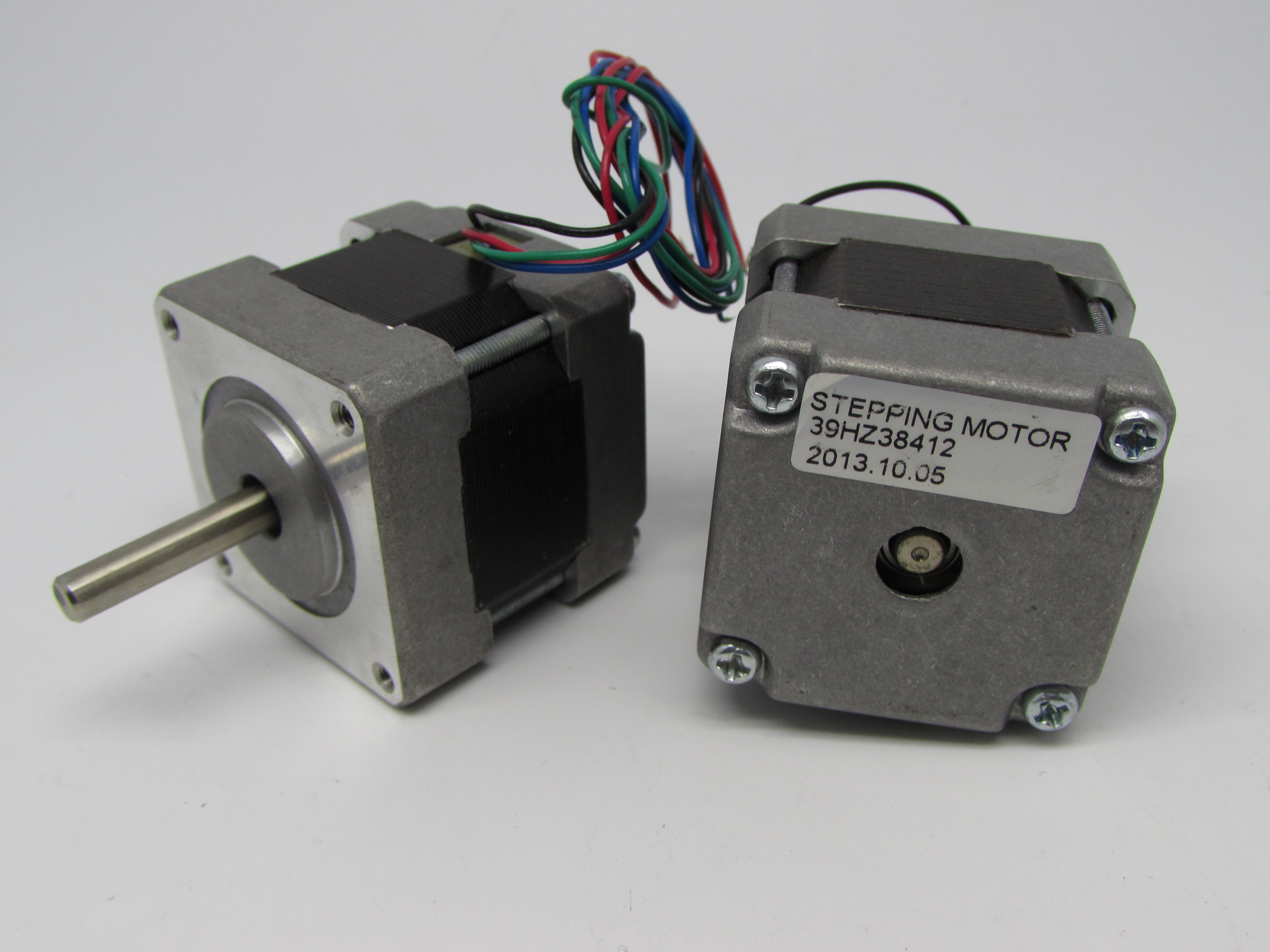 39MM (1.8°) STEPPER MOTOR 
(39HZ38412)
(NEMA 16 FRAME SIZE 39X39MM)