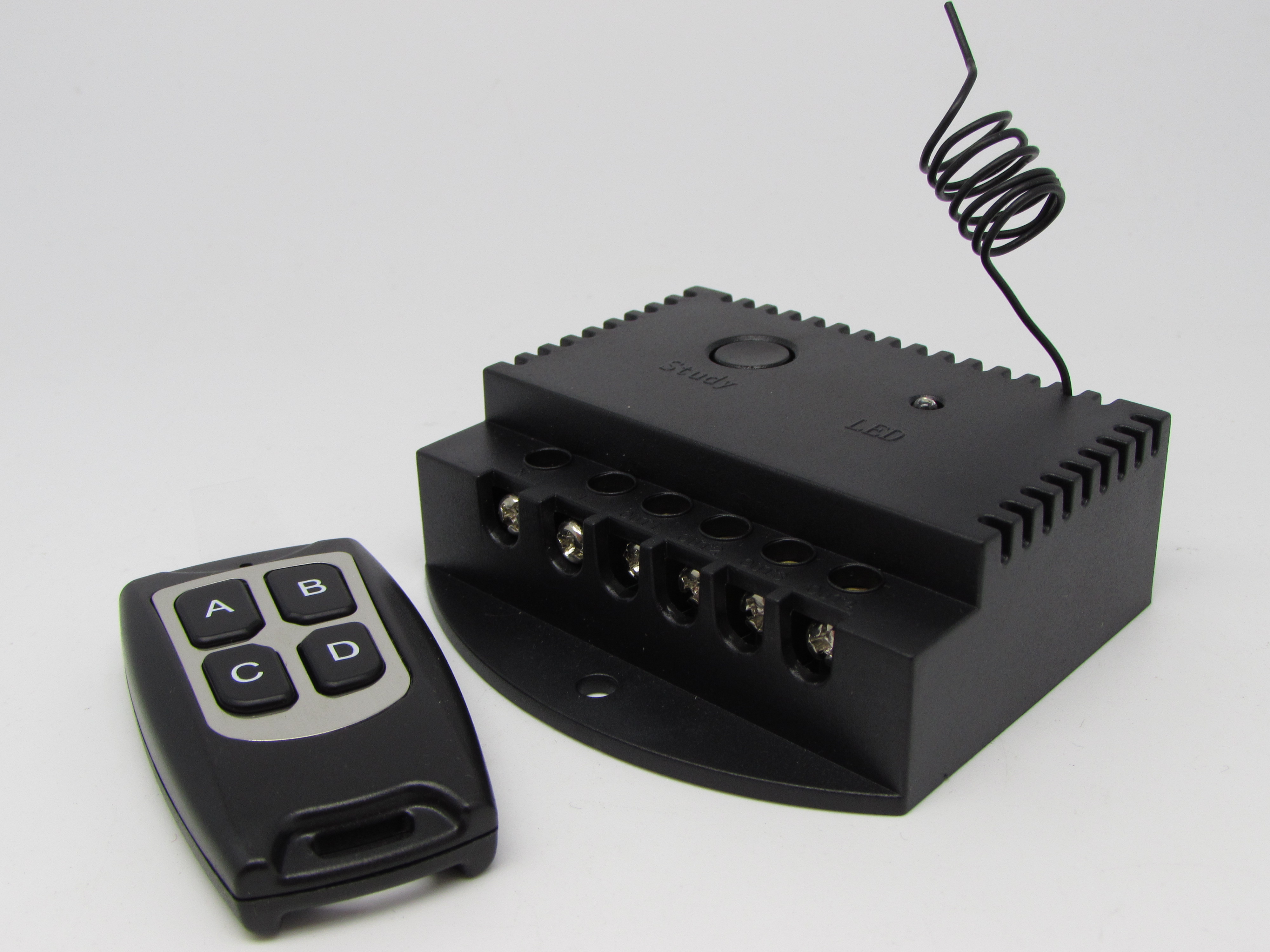 2CHANNEL RF WIRELESS RELAY REMOTE CONTROL MODULE (CS4302B/220V)
3CHANNEL RF WIRELESS RELAY REMOTE CONTROL MODULE (CS4303B/220V)
4CHANNEL RF WIRELESS RELAY REMOTE CONTROL MODULE (CS4304B/220V)