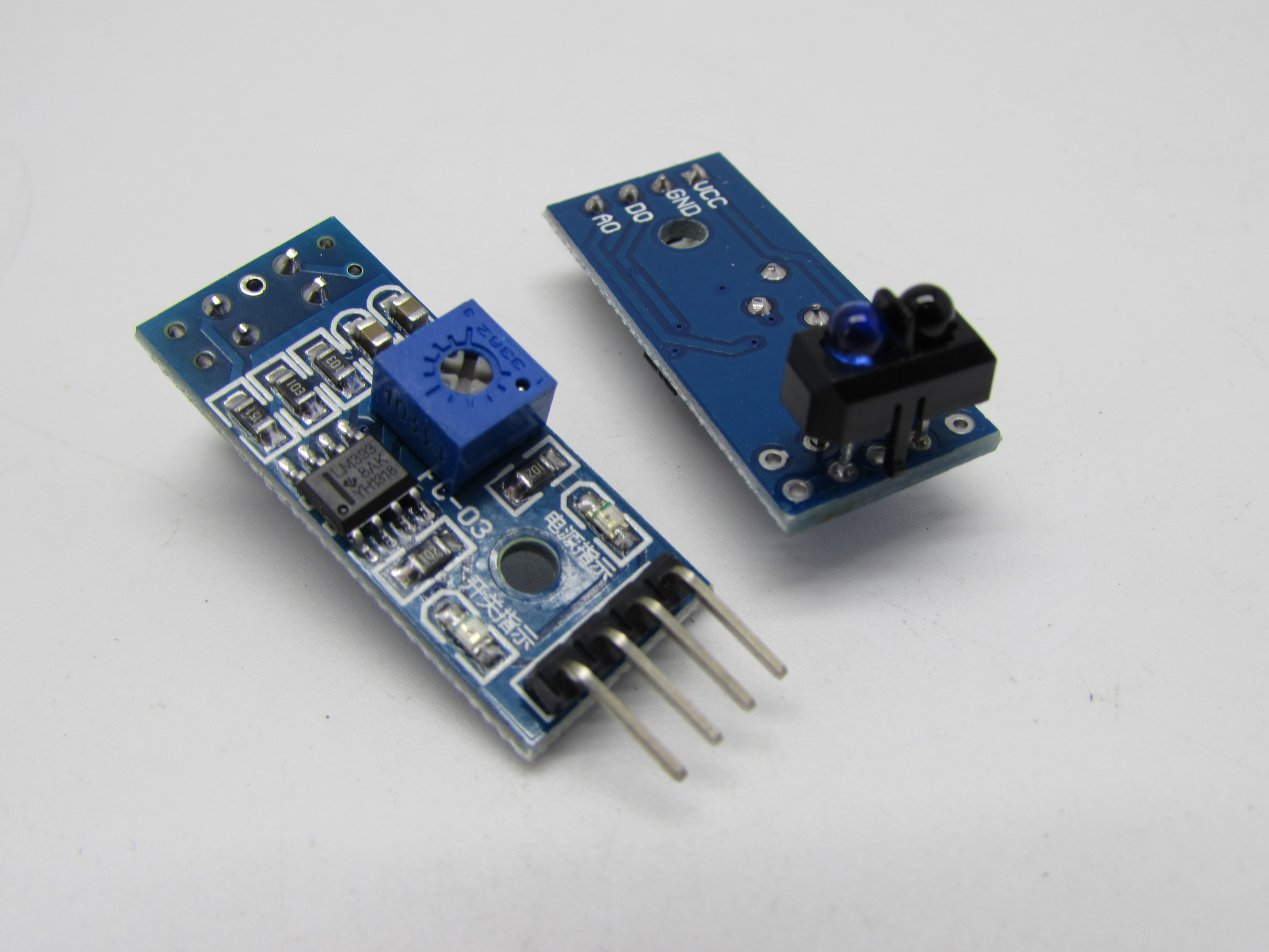 INFRARED REFLECTANCE SENSOR MODULE
OBSTACLE AVOIDANCE SENSOR MODULE
TRACKING SENSOR MODULE
(TCRT5000)