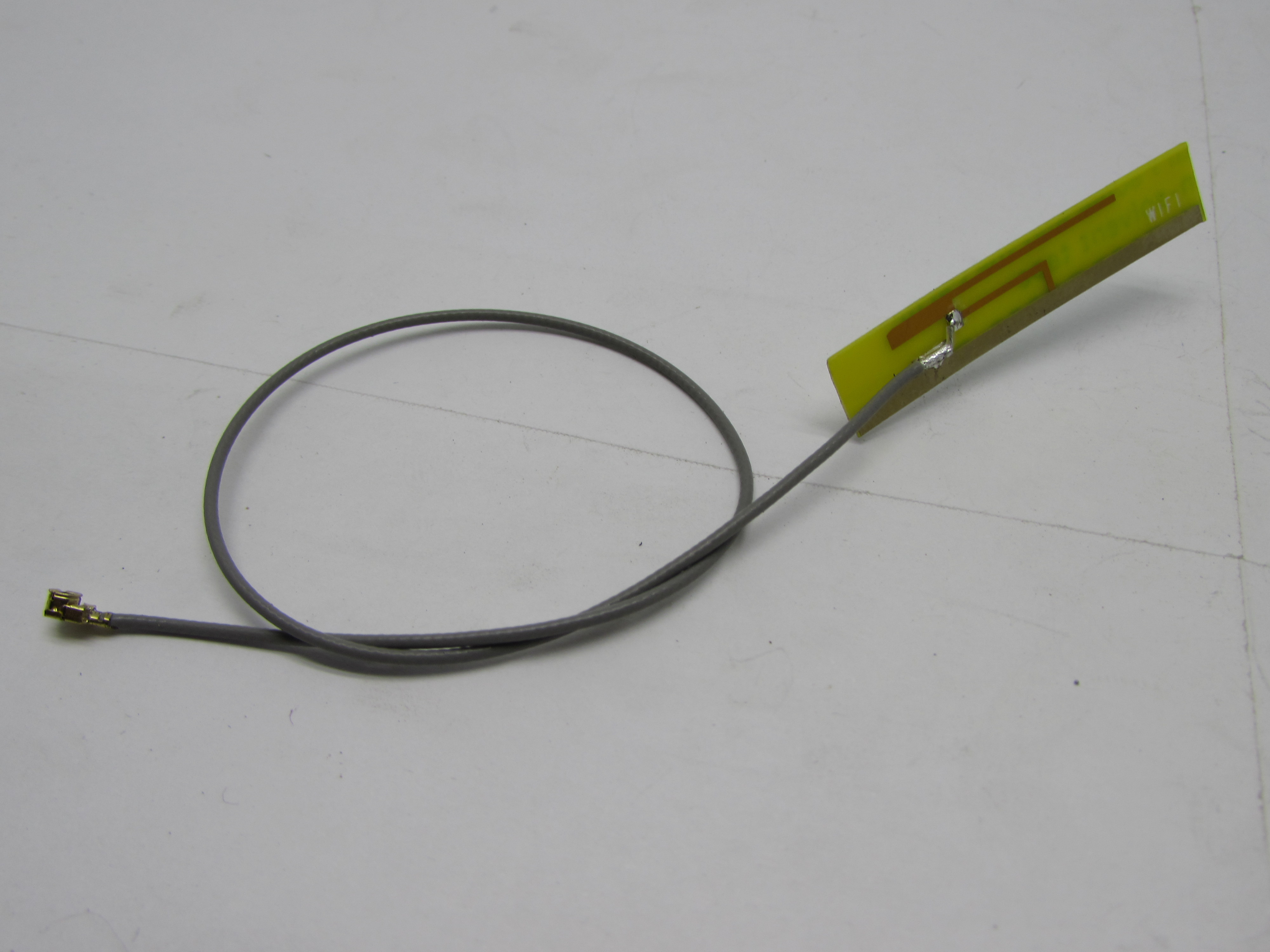 IPX FEMALE TO MINI 2.4GHZ WIFI ANTENNA 2DBI (IPX/2.4GHZ/WIFI)