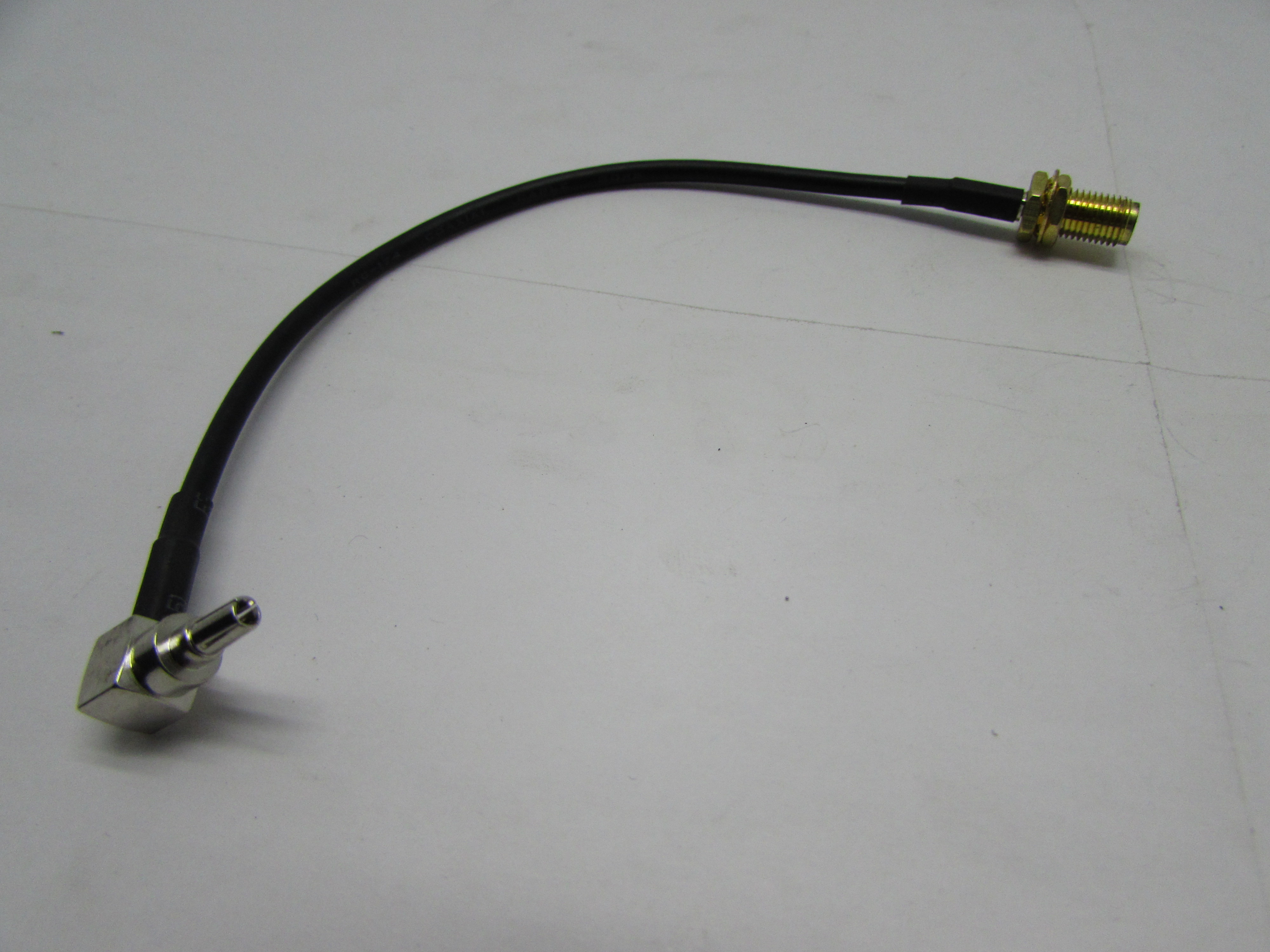 ANTENNA LINE CONNECTING CABLE CRC9 MALE RIGHT ANGLE TO SMA FEMALE CABLE (150CM)(SMAK/CRC9 15CM) Ø3MM