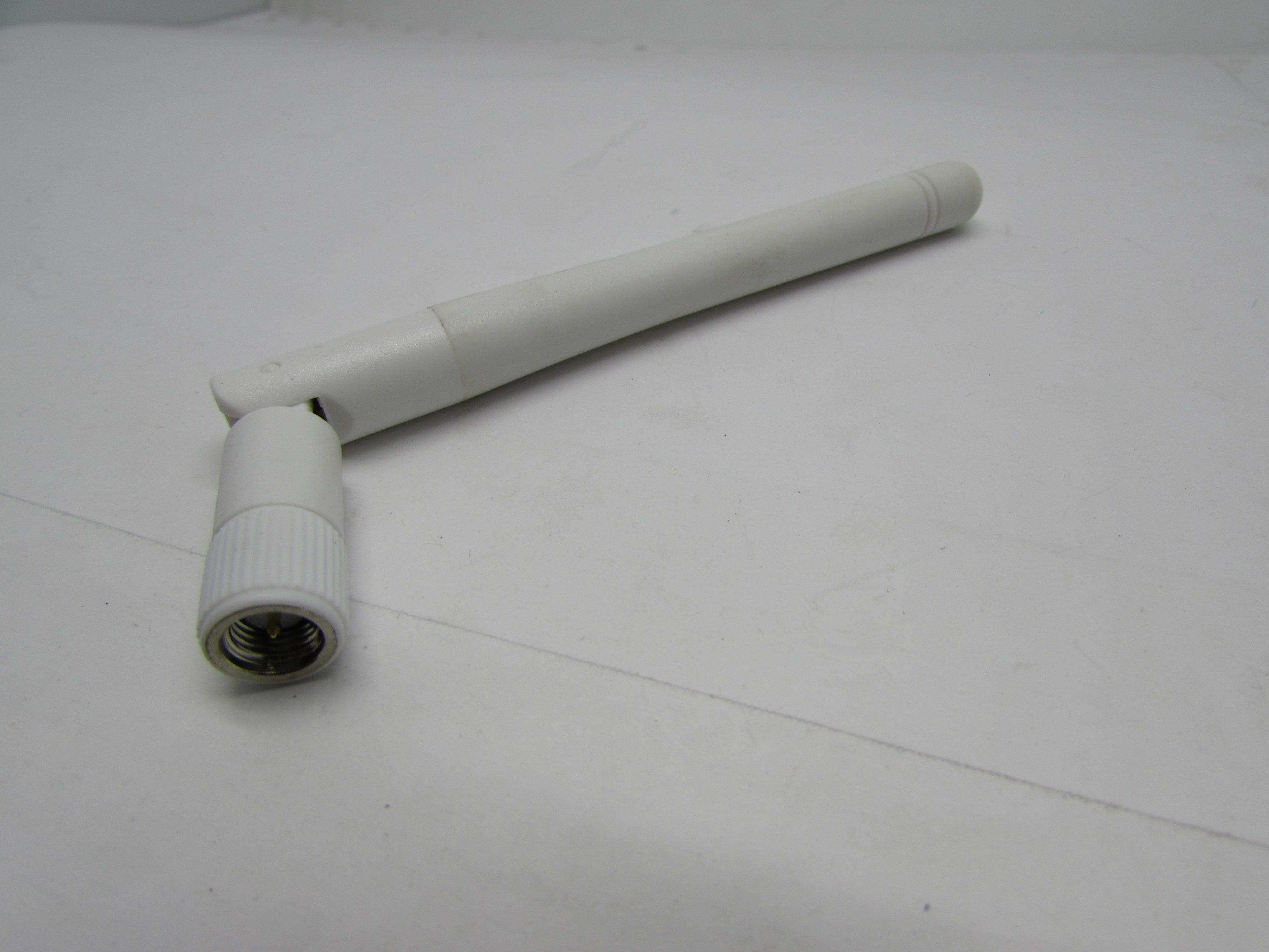 WIFI RUBBER AP ANTENNA WHITE (2.4GHZ 2DBI)(SMA MALE)