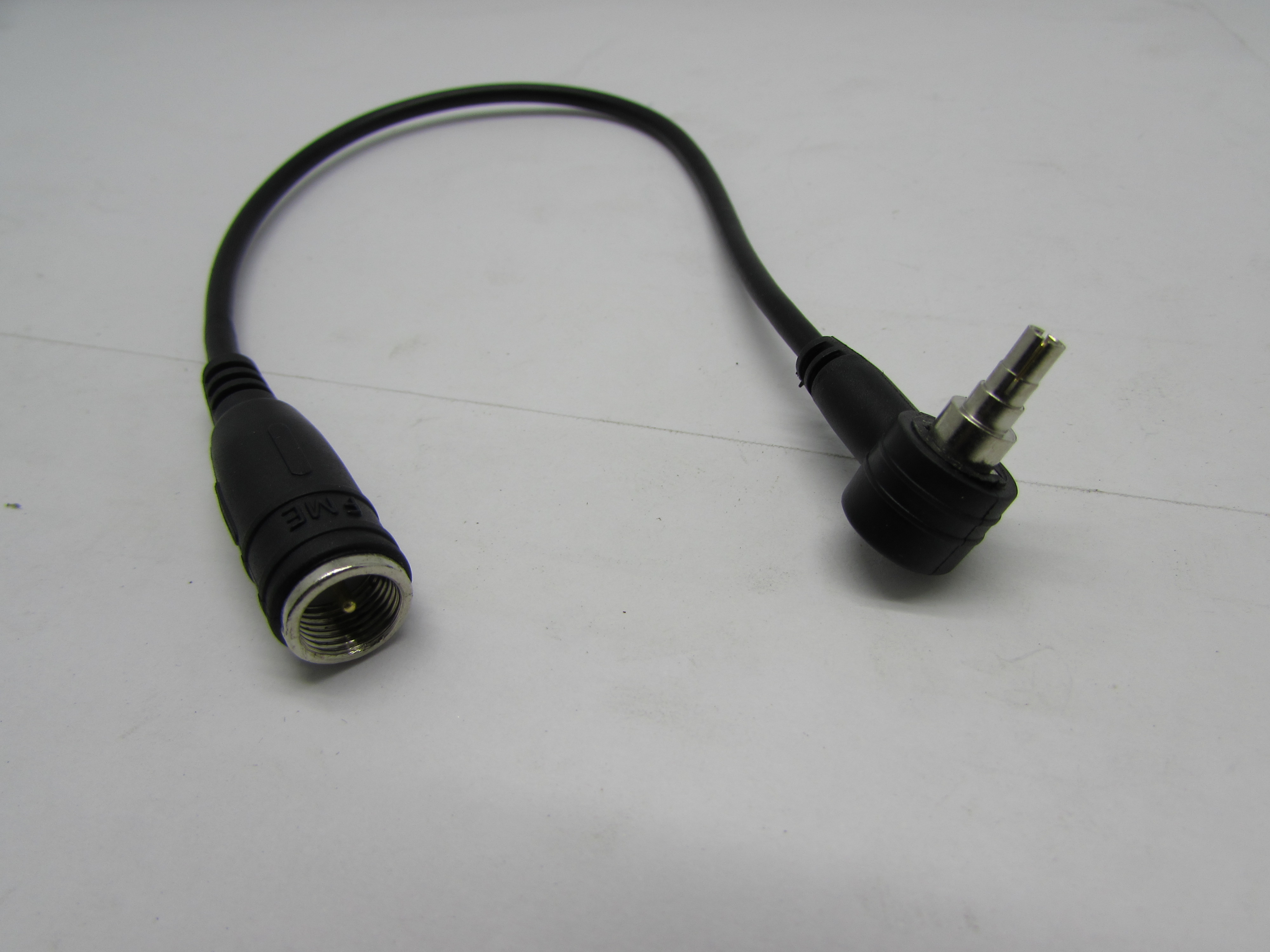 ANTENNA LINE CONNECTING CABLE FME MALE TO CRC9 MALE RIGHT ANGLE (20CM)(FMEJ/CRC9 20CM) Ø3MM