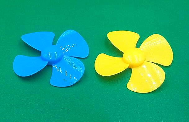 FOUR LEAF MULTICOLOR PLASTIC PROPERLLER
MODEL WINDMILL
DIY AIRPLANE 
56MM
80MM
100MM